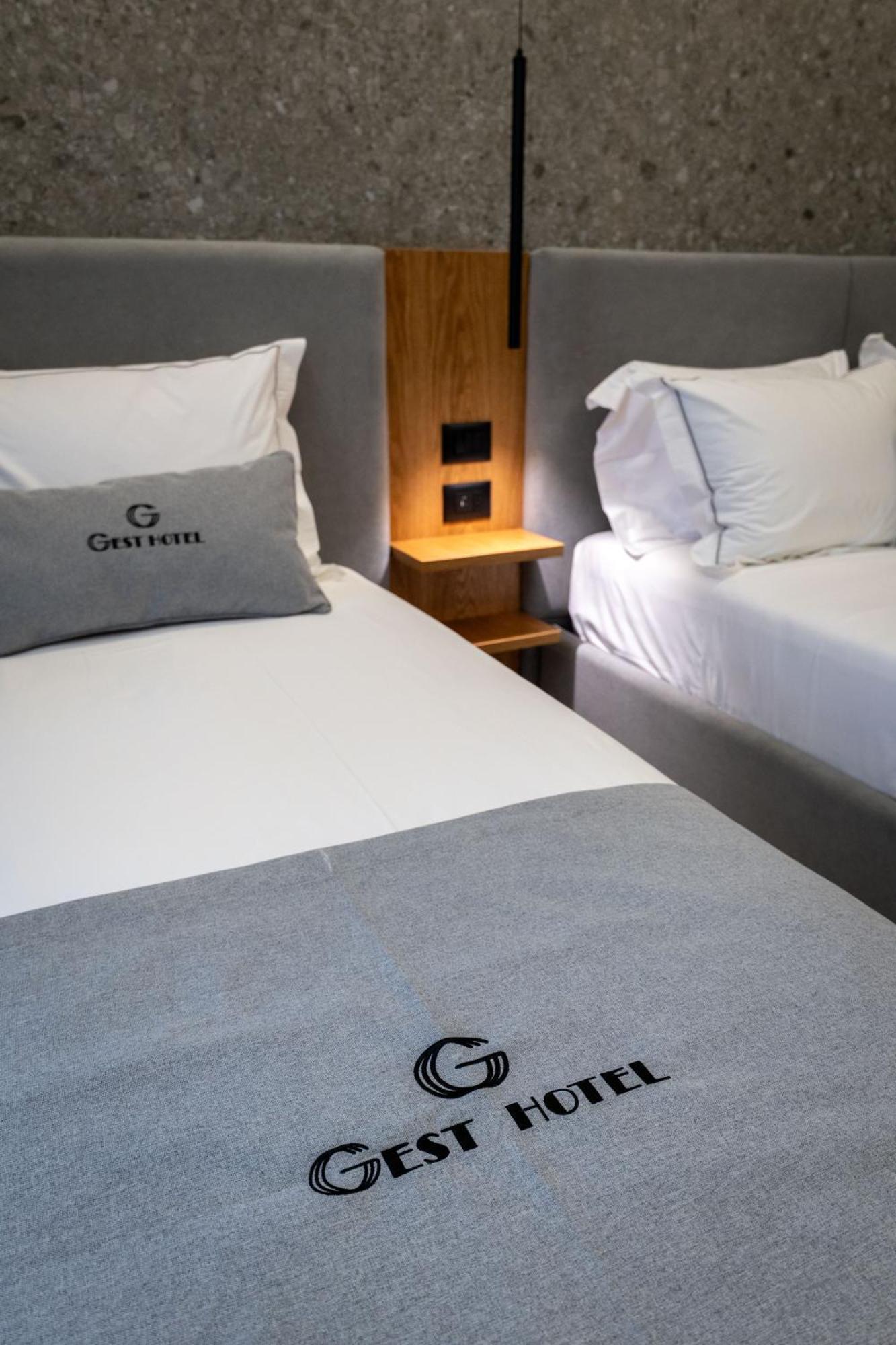 Gest Hotel Radhimë Eksteriør billede