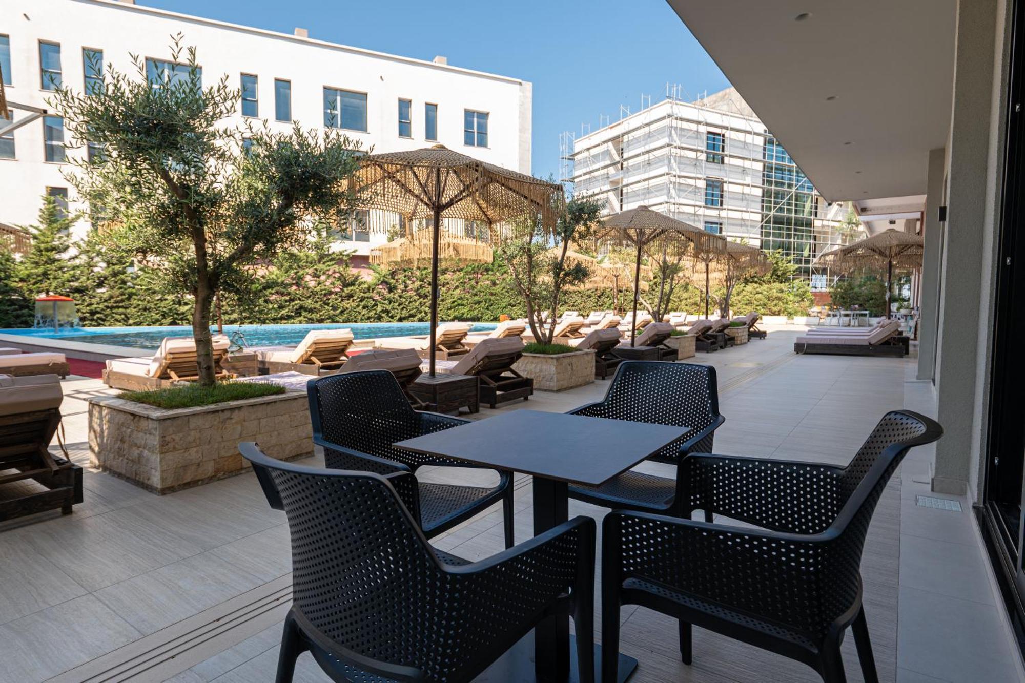 Gest Hotel Radhimë Eksteriør billede