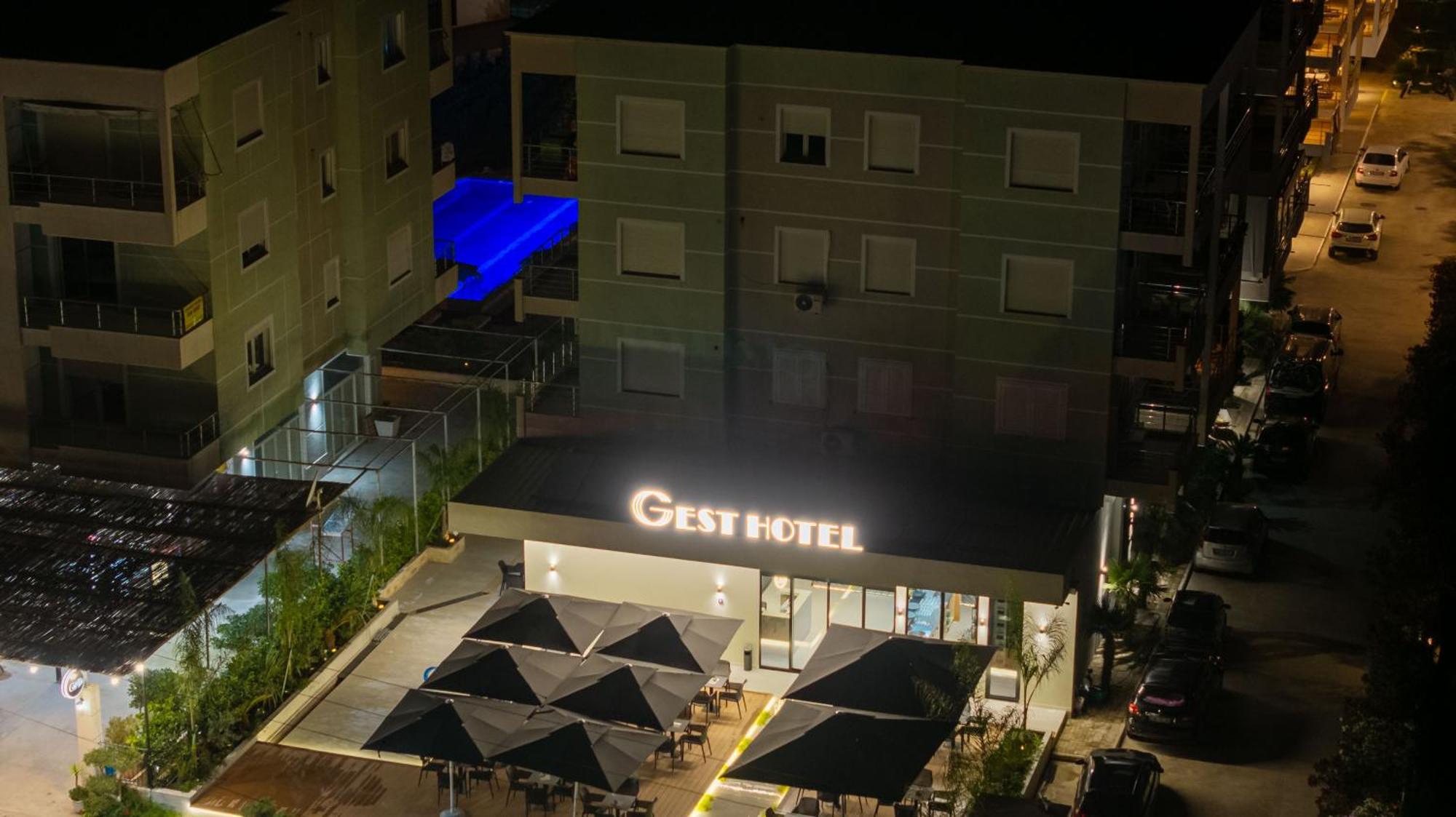 Gest Hotel Radhimë Eksteriør billede